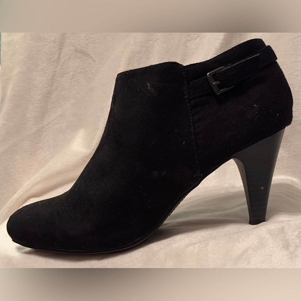 Predictions Black Heeled Ankle Boots size 9.5